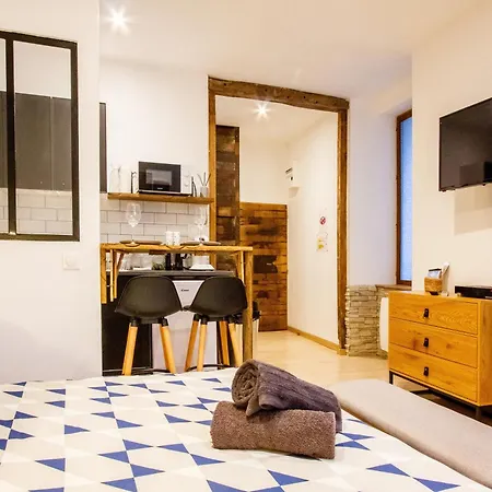 Appartement Le Jardin Des Bois - 5 Min De La Fosse Dionne à Tonnerre Extérieur photo